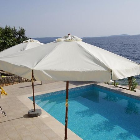 Apartments Niana With Heated Seawater Swimingpool Donji Okrug  Ngoại thất bức ảnh