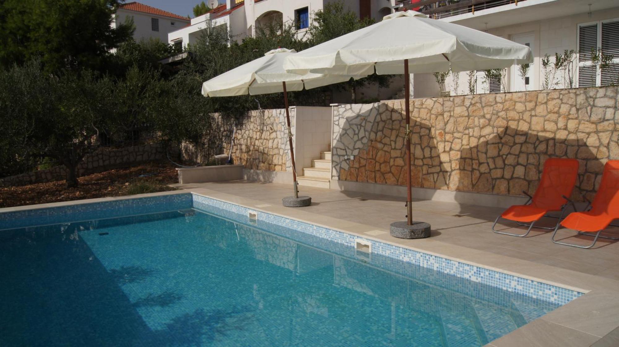 Apartments Niana With Heated Seawater Swimingpool Donji Okrug  Ngoại thất bức ảnh