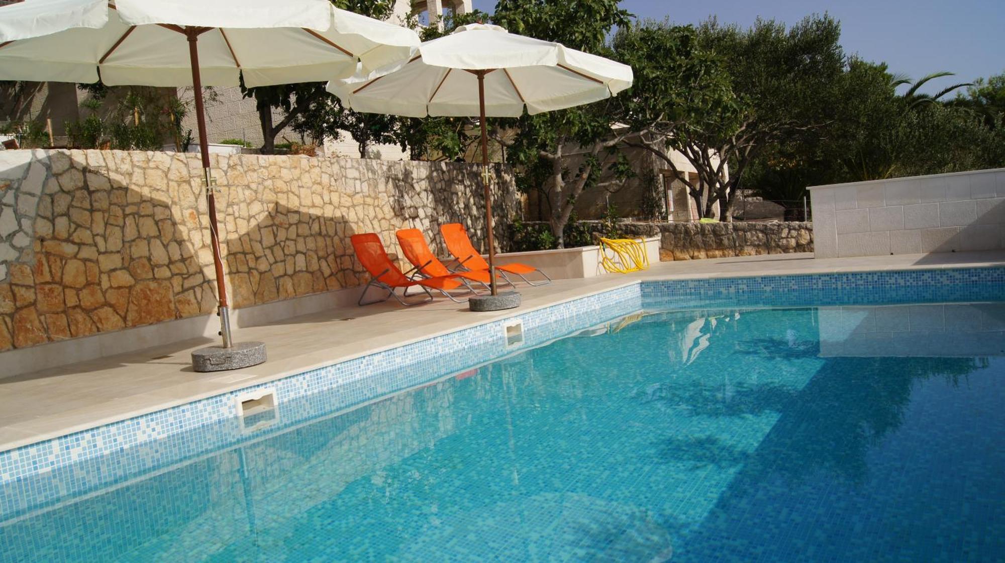 Apartments Niana With Heated Seawater Swimingpool Donji Okrug  Ngoại thất bức ảnh