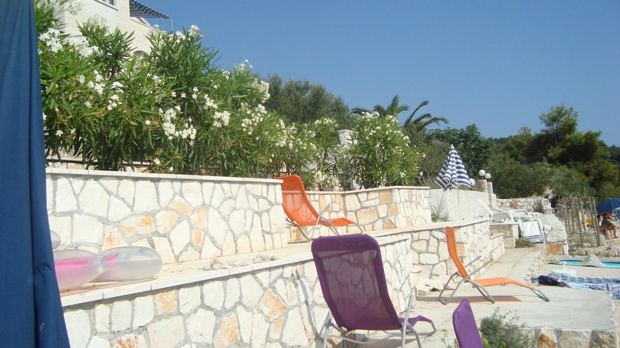 Apartments Niana With Heated Seawater Swimingpool Donji Okrug  Ngoại thất bức ảnh