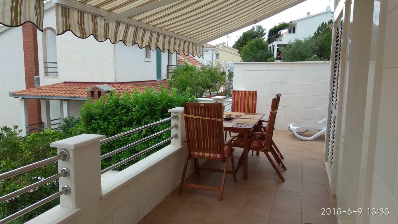 Apartments Niana With Heated Seawater Swimingpool Donji Okrug  Ngoại thất bức ảnh