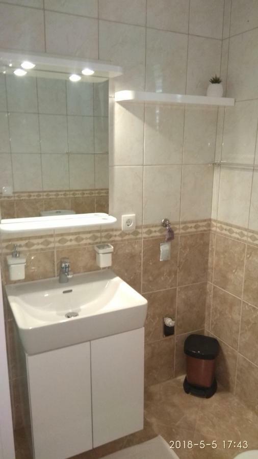 Apartments Niana With Heated Seawater Swimingpool Donji Okrug  Ngoại thất bức ảnh