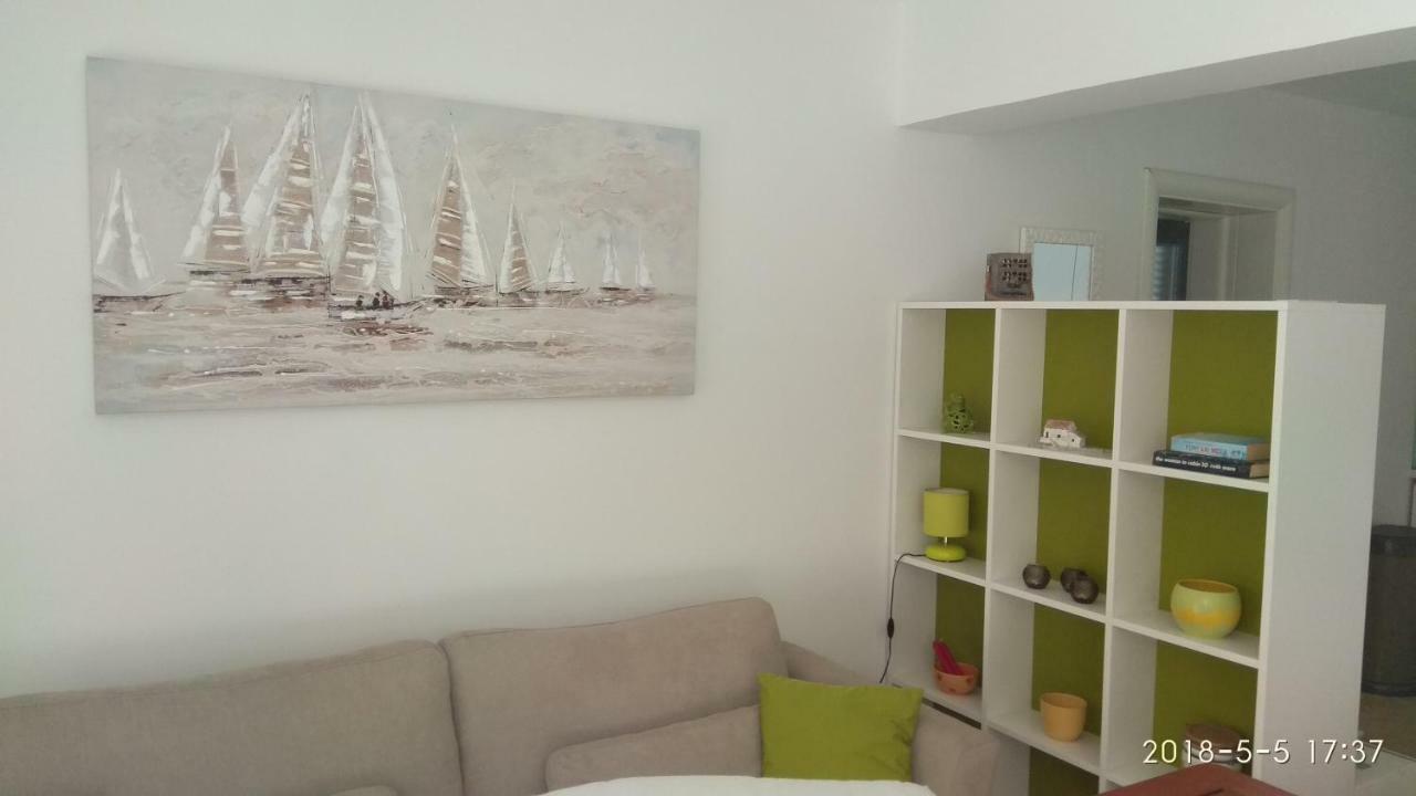 Apartments Niana With Heated Seawater Swimingpool Donji Okrug  Ngoại thất bức ảnh